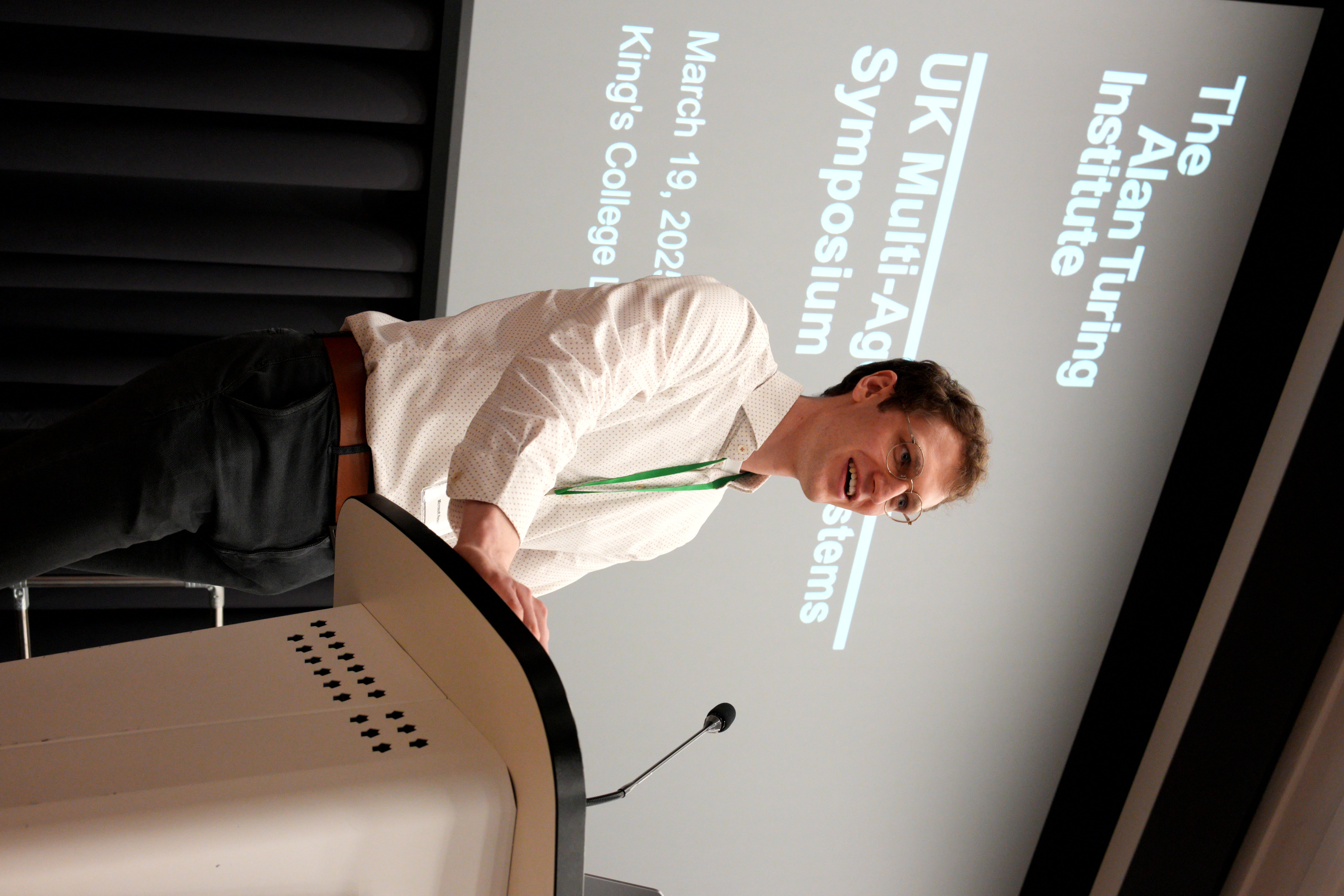 Lukas Schäfer giving a talk at the UK MAS Symposium 2025